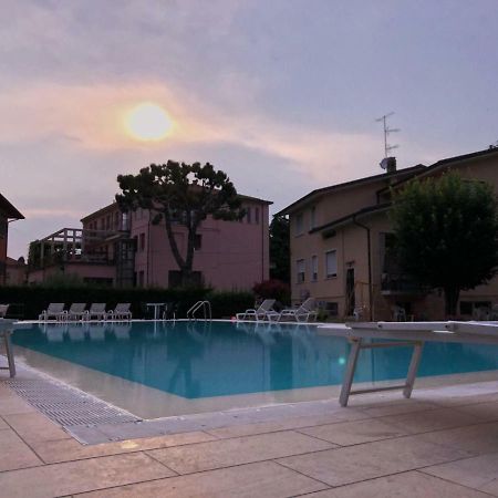 Casa Savoia Daire Desenzano del Garda Dış mekan fotoğraf