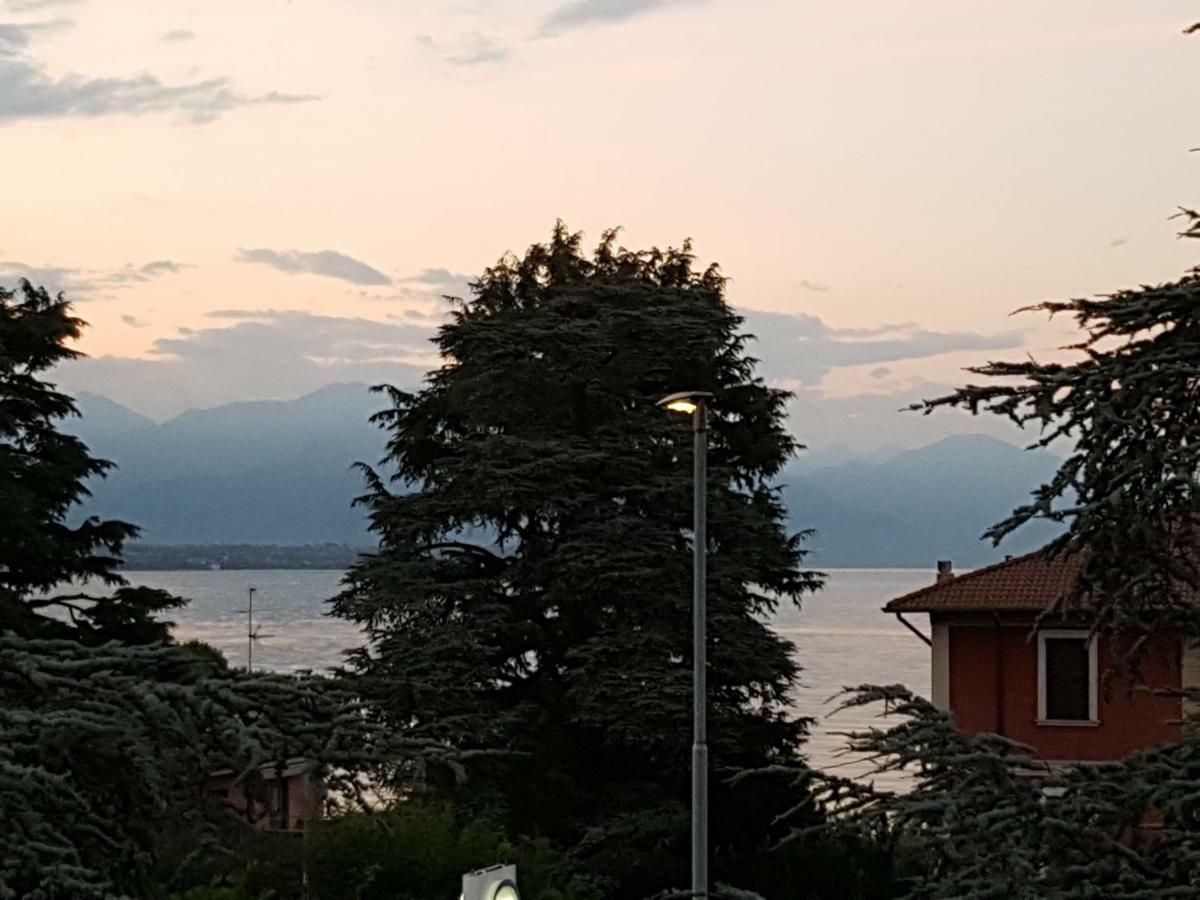 Casa Savoia Daire Desenzano del Garda Dış mekan fotoğraf