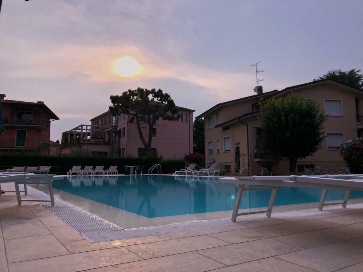 Casa Savoia Daire Desenzano del Garda Dış mekan fotoğraf