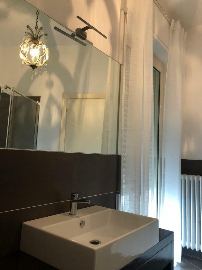 Casa Savoia Daire Desenzano del Garda Dış mekan fotoğraf