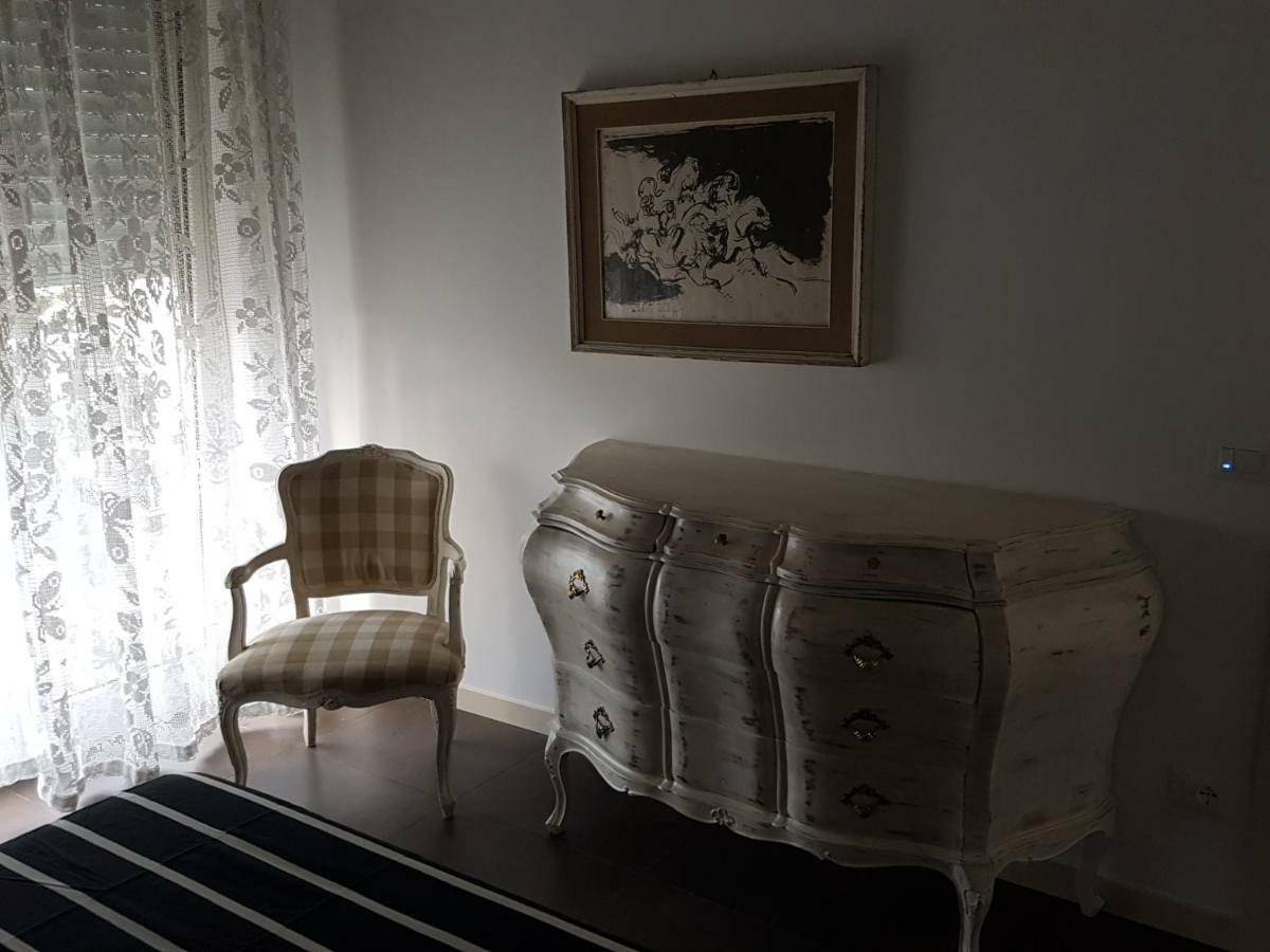 Casa Savoia Daire Desenzano del Garda Dış mekan fotoğraf